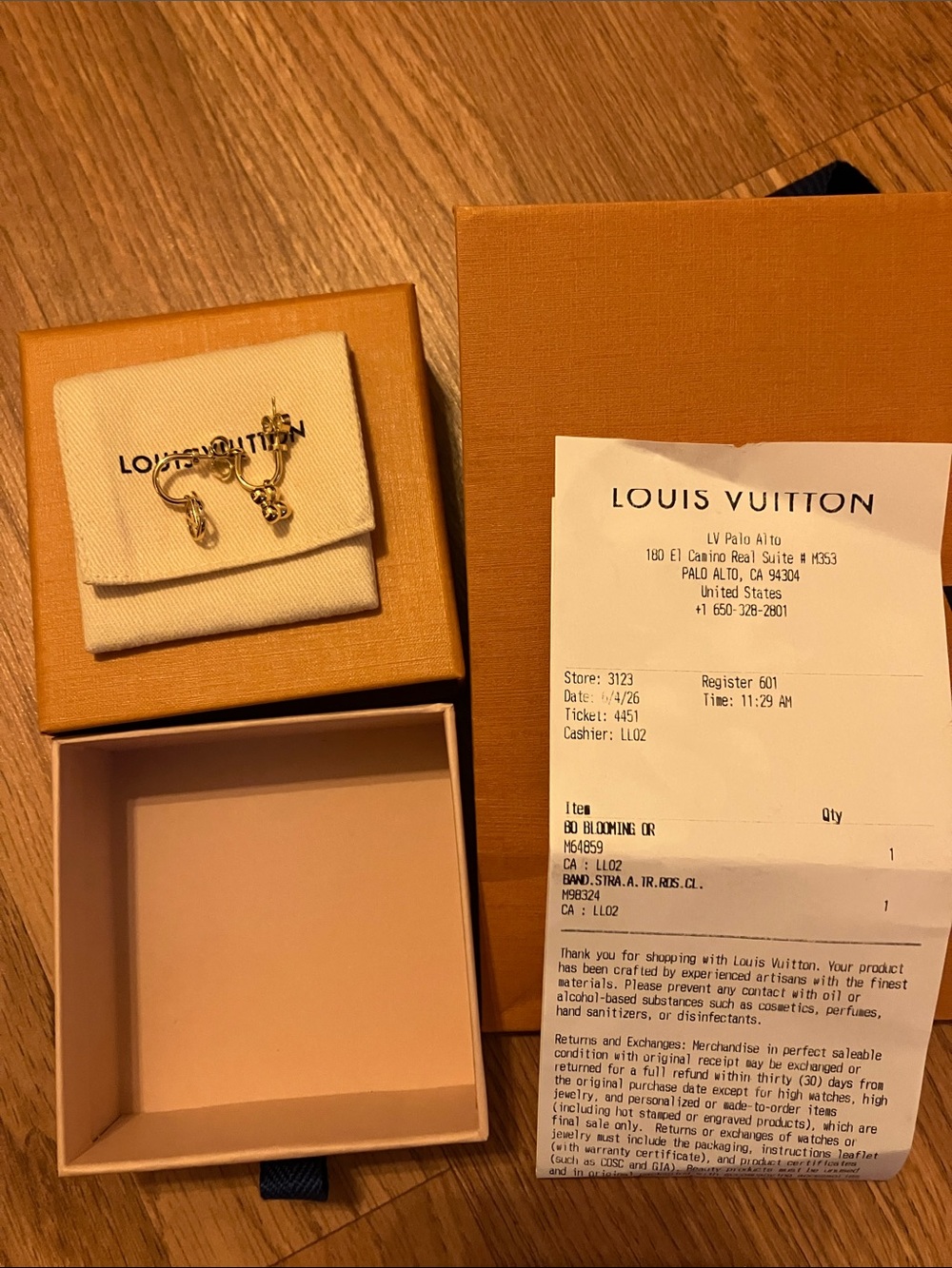 Louis Vuitton Blooming Earrings NWT - Picture 5 of 7